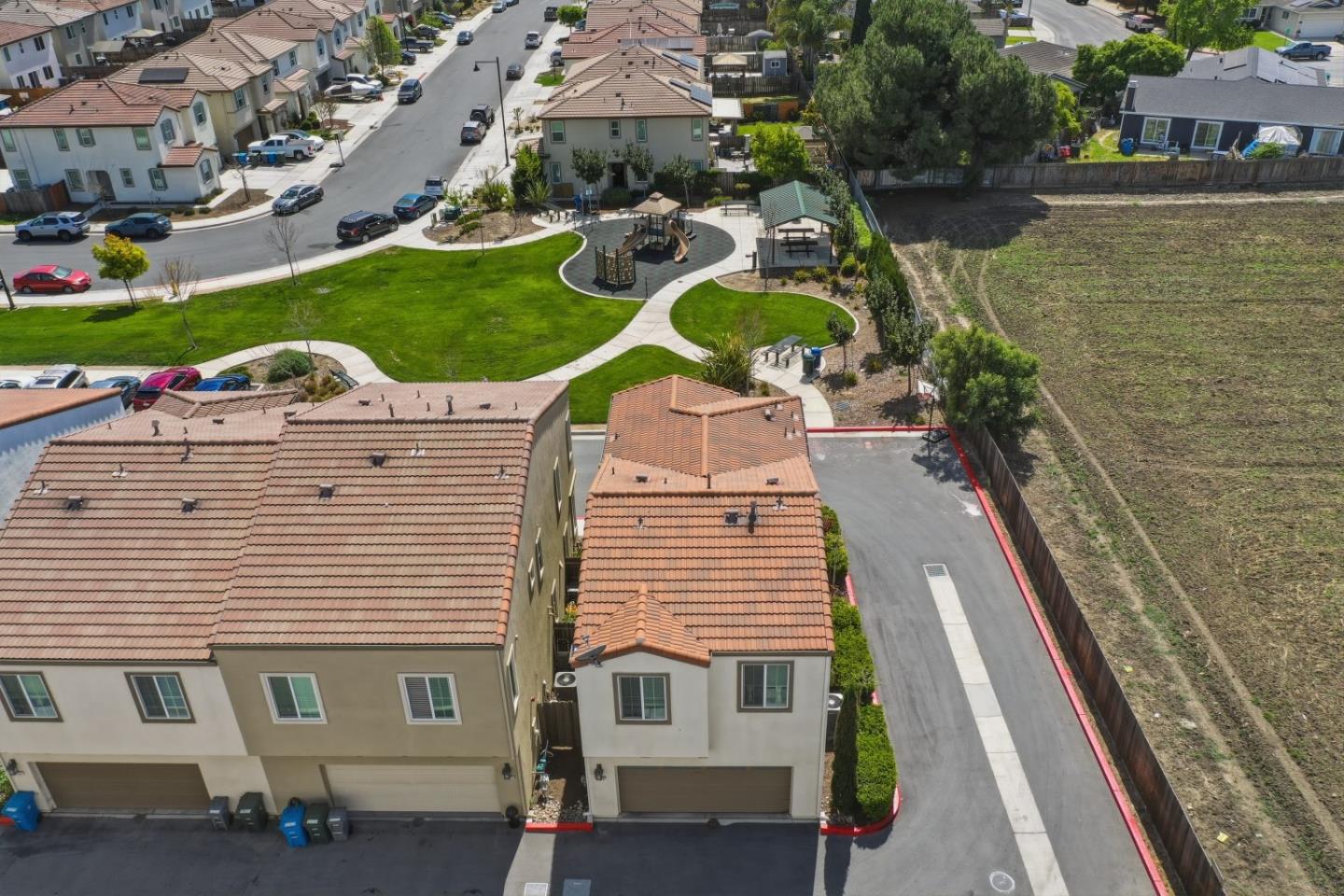 Detail Gallery Image 45 of 48 For 1180 Julia Cir, Hollister,  CA 95023 - 3 Beds | 2/1 Baths