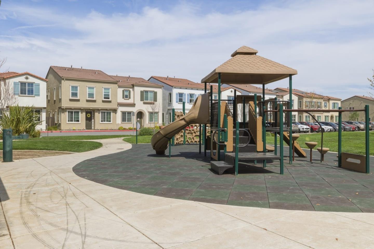 Detail Gallery Image 47 of 48 For 1180 Julia Cir, Hollister,  CA 95023 - 3 Beds | 2/1 Baths