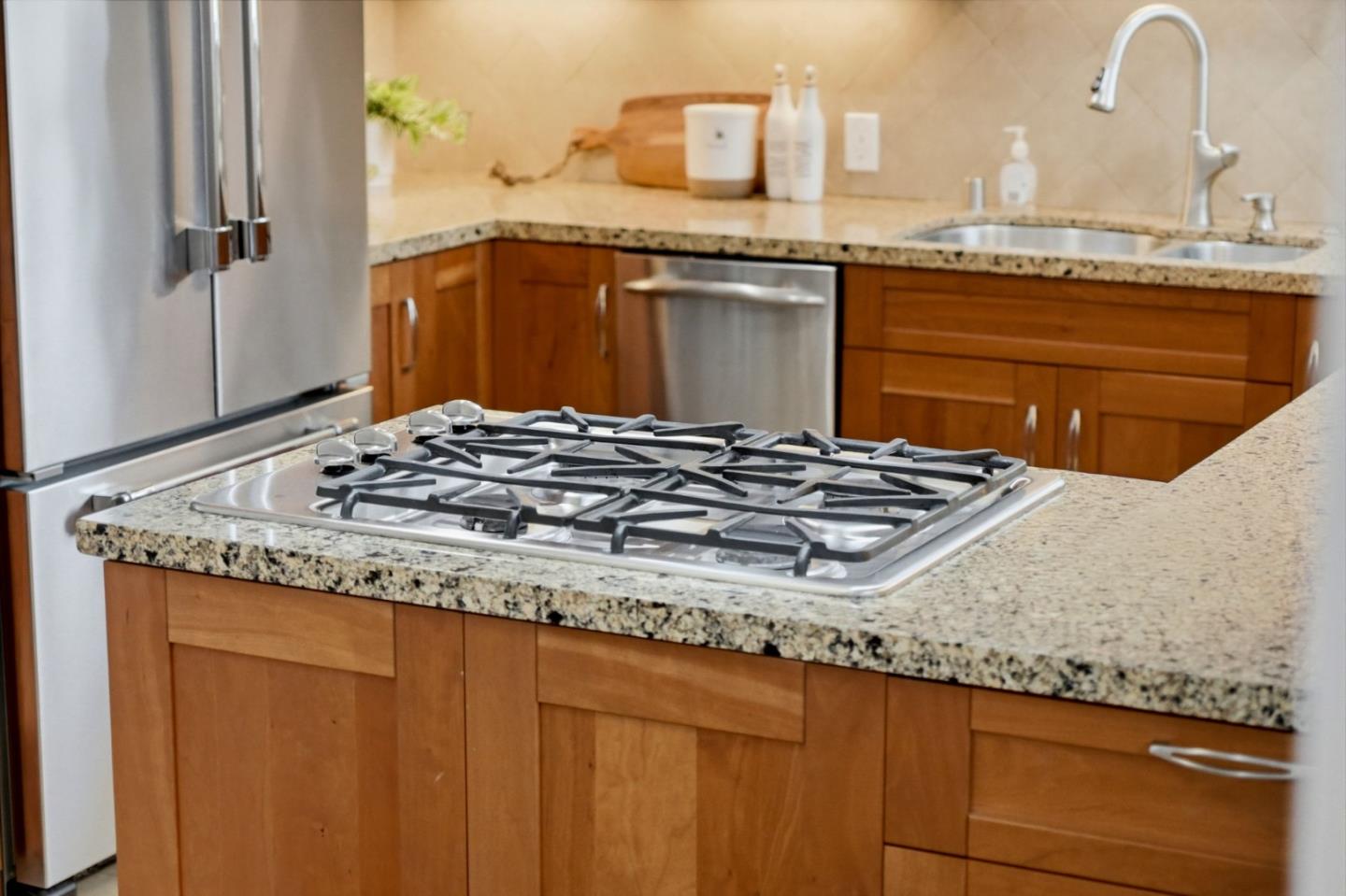 Detail Gallery Image 12 of 47 For 1432 Fifth Ave, Belmont,  CA 94002 - 3 Beds | 2 Baths