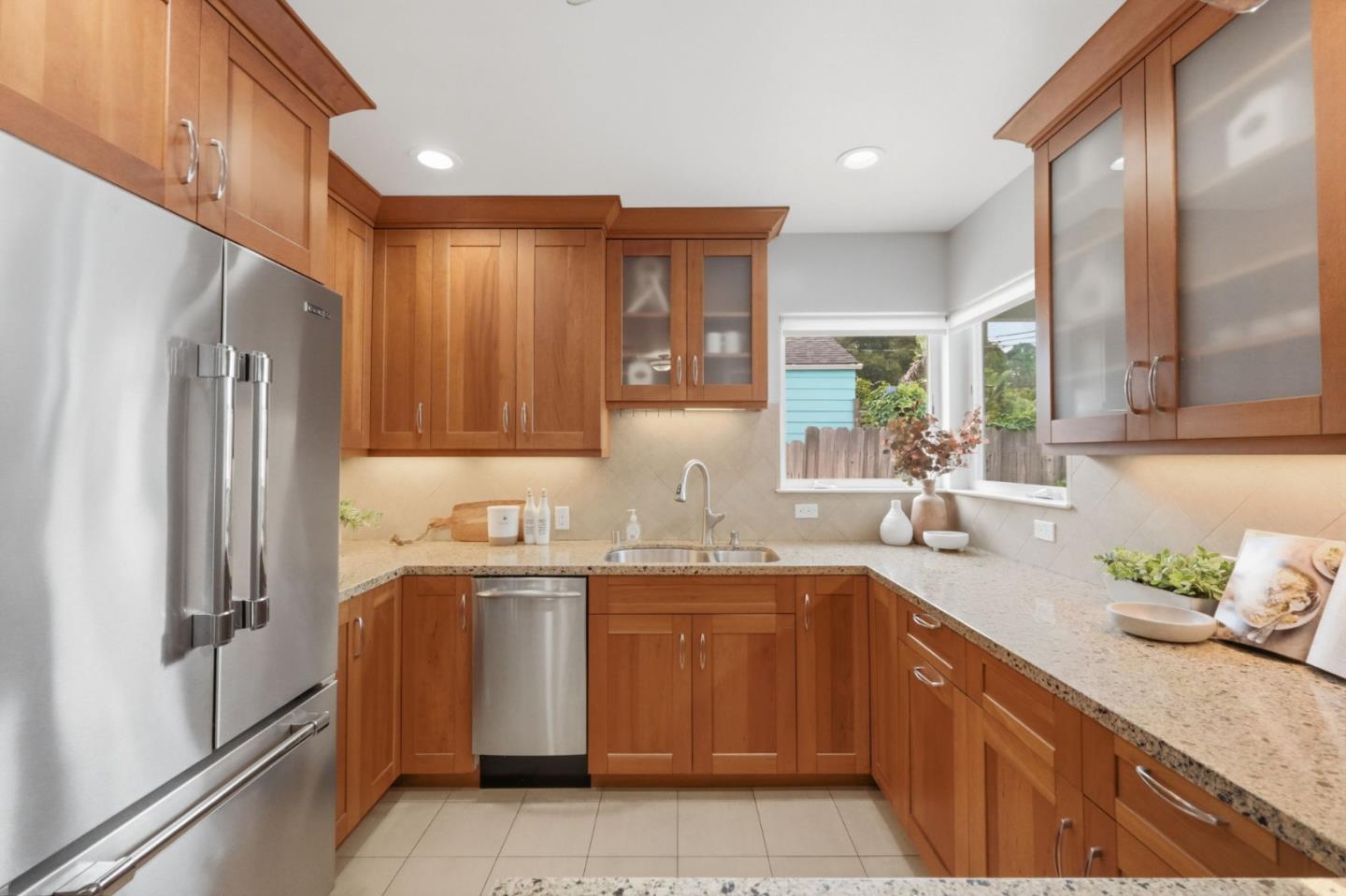 Detail Gallery Image 13 of 47 For 1432 Fifth Ave, Belmont,  CA 94002 - 3 Beds | 2 Baths