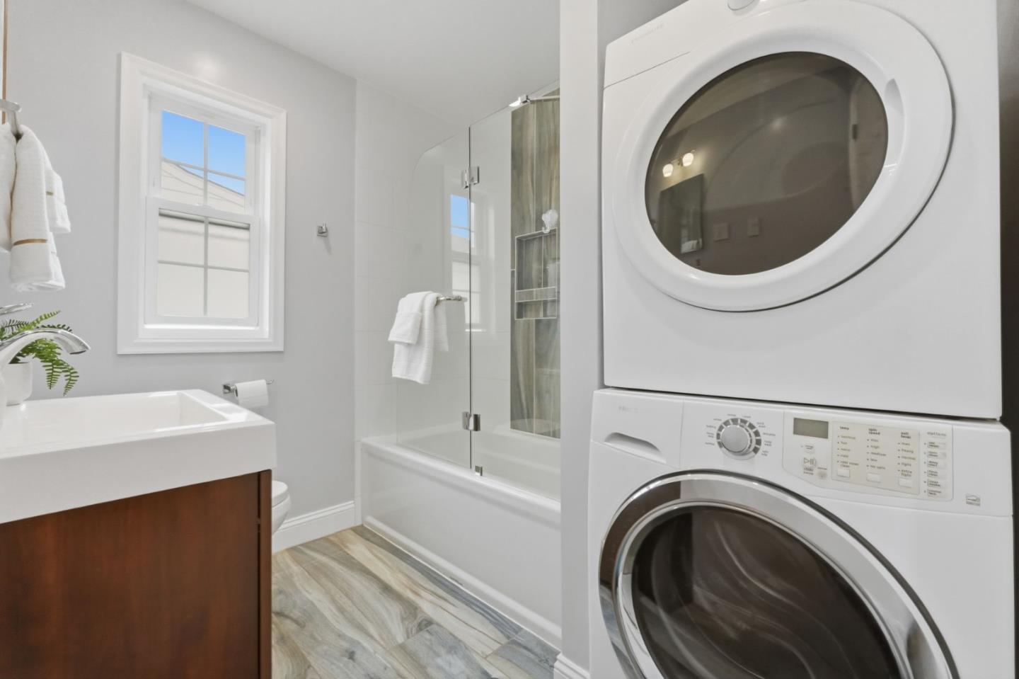 Detail Gallery Image 29 of 47 For 1432 Fifth Ave, Belmont,  CA 94002 - 3 Beds | 2 Baths