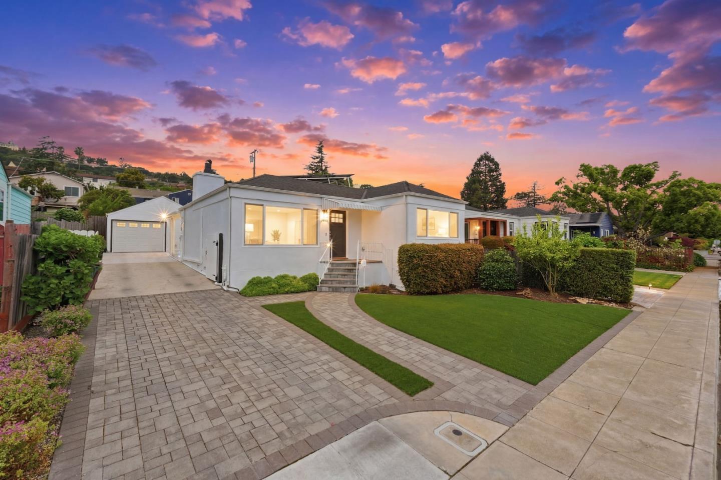 Detail Gallery Image 3 of 47 For 1432 Fifth Ave, Belmont,  CA 94002 - 3 Beds | 2 Baths