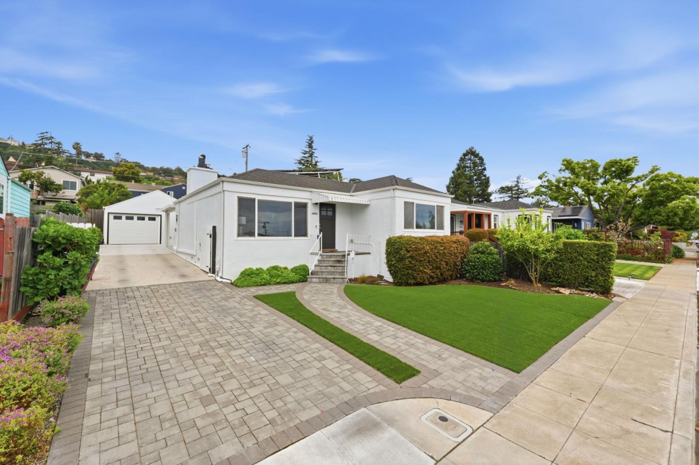 Detail Gallery Image 4 of 47 For 1432 Fifth Ave, Belmont,  CA 94002 - 3 Beds | 2 Baths