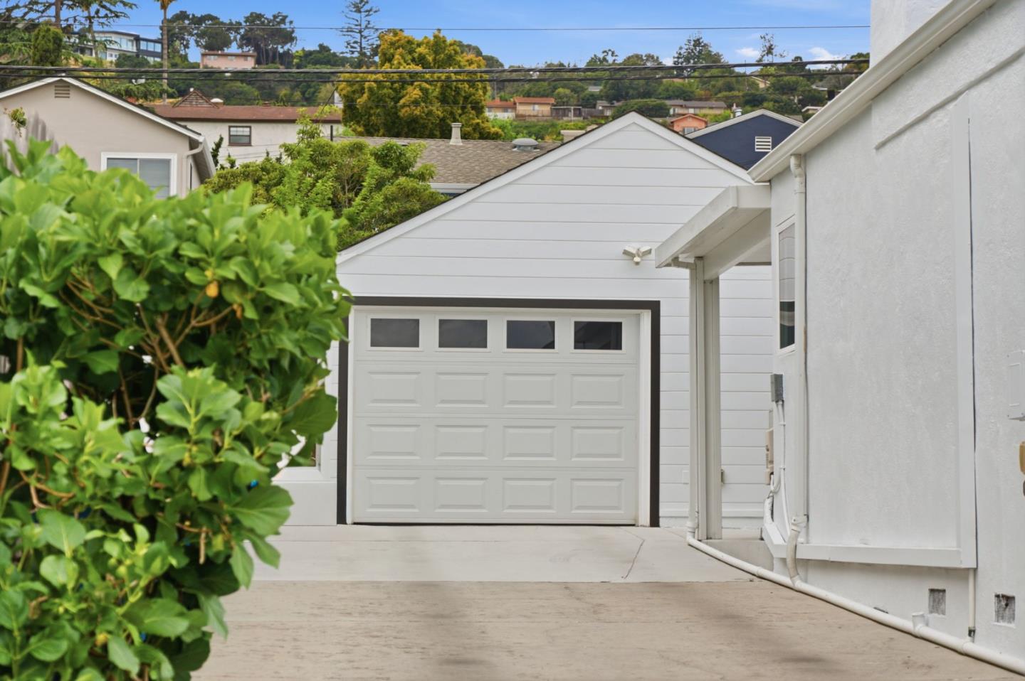 Detail Gallery Image 5 of 47 For 1432 Fifth Ave, Belmont,  CA 94002 - 3 Beds | 2 Baths