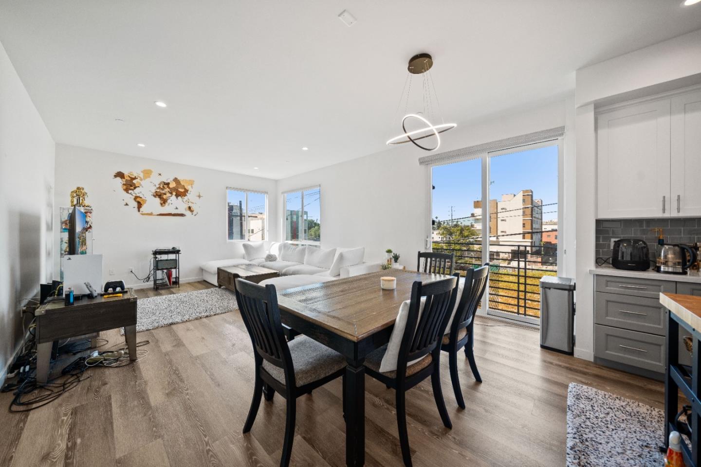 Detail Gallery Image 10 of 43 For 1055 S Serrano Ave #305,  Los Angeles,  CA 90006 - 2 Beds | 2 Baths