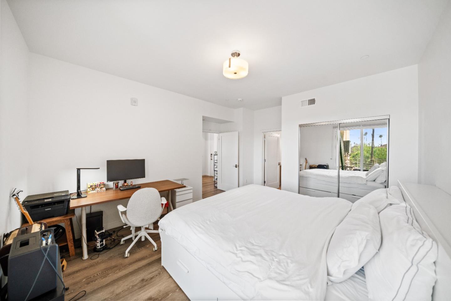 Detail Gallery Image 15 of 43 For 1055 S Serrano Ave #305,  Los Angeles,  CA 90006 - 2 Beds | 2 Baths