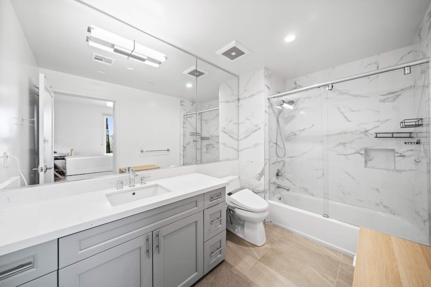 Detail Gallery Image 16 of 43 For 1055 S Serrano Ave #305,  Los Angeles,  CA 90006 - 2 Beds | 2 Baths