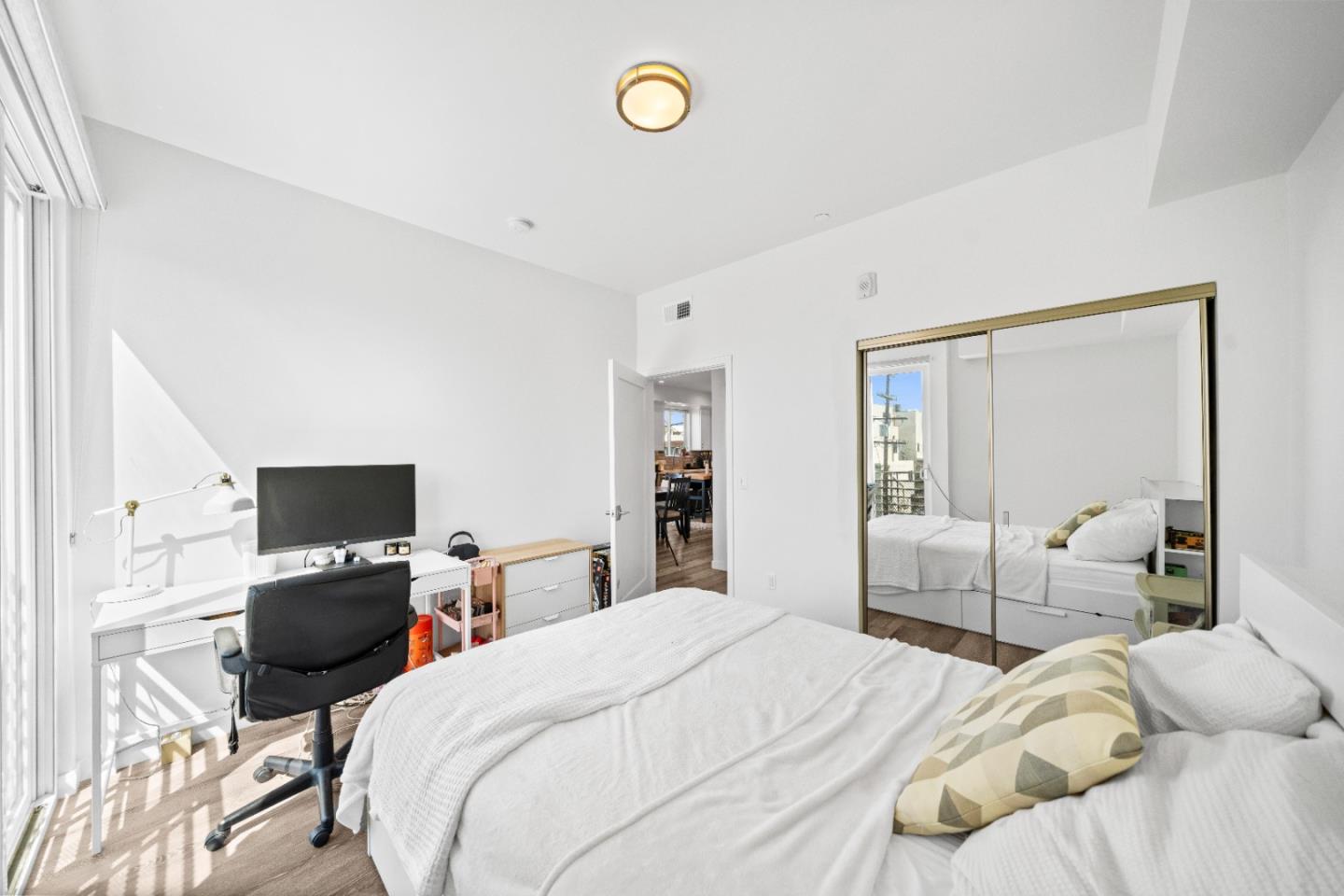 Detail Gallery Image 18 of 43 For 1055 S Serrano Ave #305,  Los Angeles,  CA 90006 - 2 Beds | 2 Baths