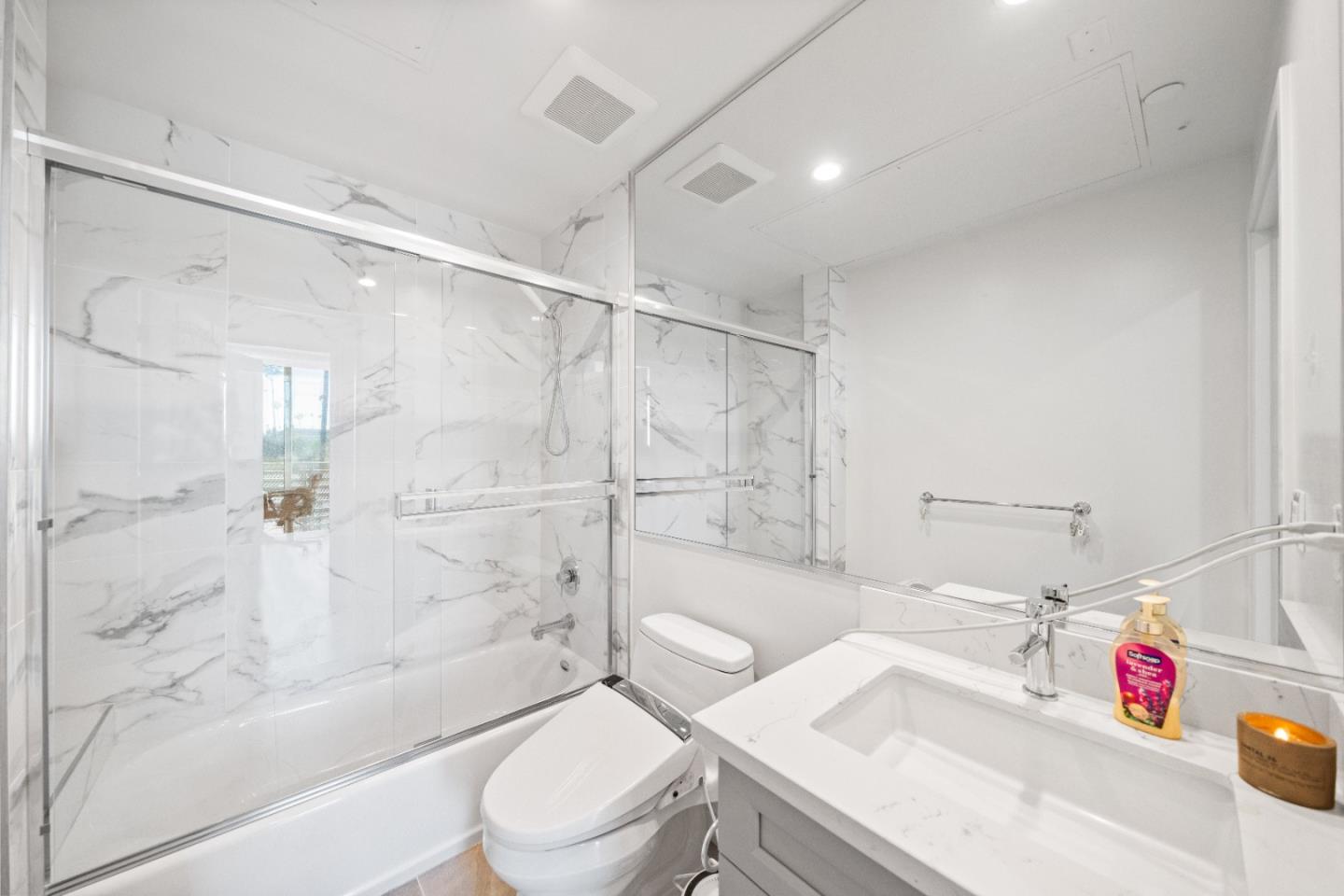 Detail Gallery Image 19 of 43 For 1055 S Serrano Ave #305,  Los Angeles,  CA 90006 - 2 Beds | 2 Baths