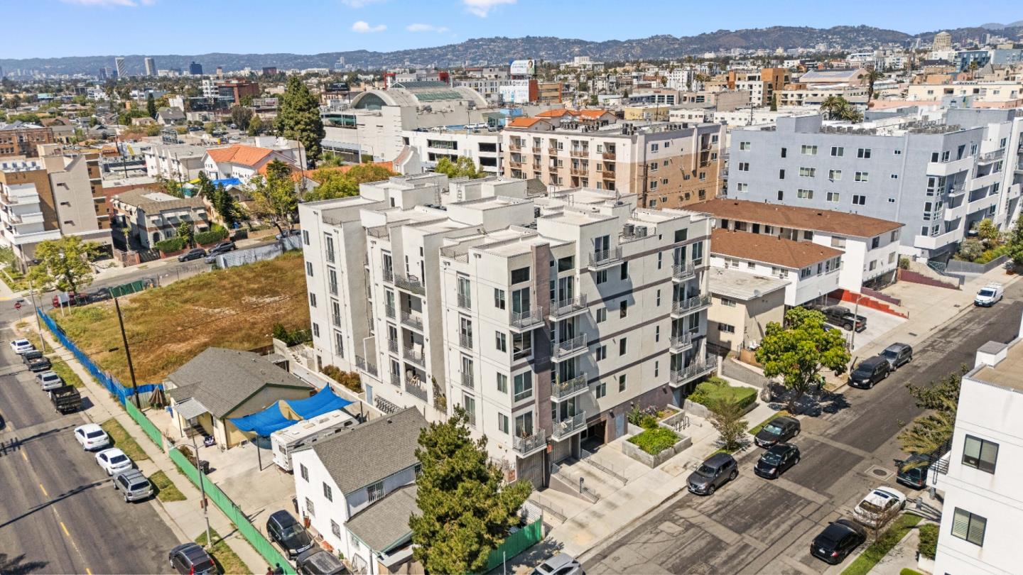 Detail Gallery Image 39 of 43 For 1055 S Serrano Ave #305,  Los Angeles,  CA 90006 - 2 Beds | 2 Baths