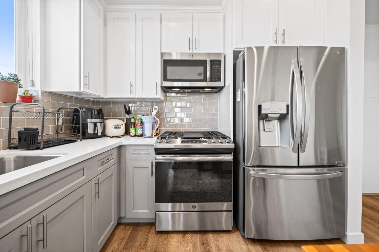 Detail Gallery Image 6 of 43 For 1055 S Serrano Ave #305,  Los Angeles,  CA 90006 - 2 Beds | 2 Baths