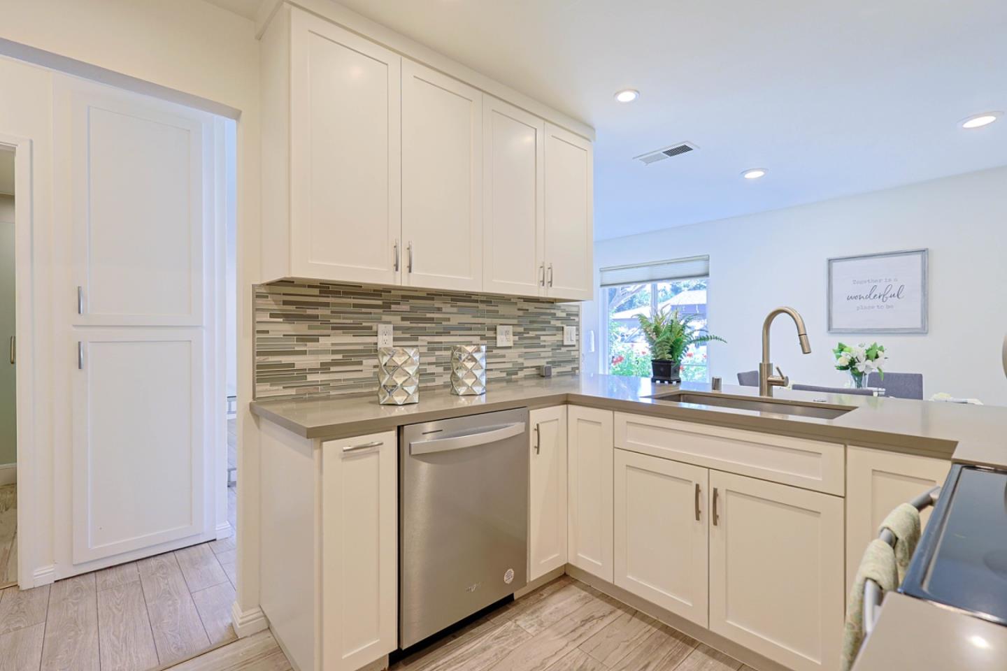 Detail Gallery Image 10 of 19 For 5078 Pine Tree Ter, Campbell,  CA 95008 - 2 Beds | 1 Baths