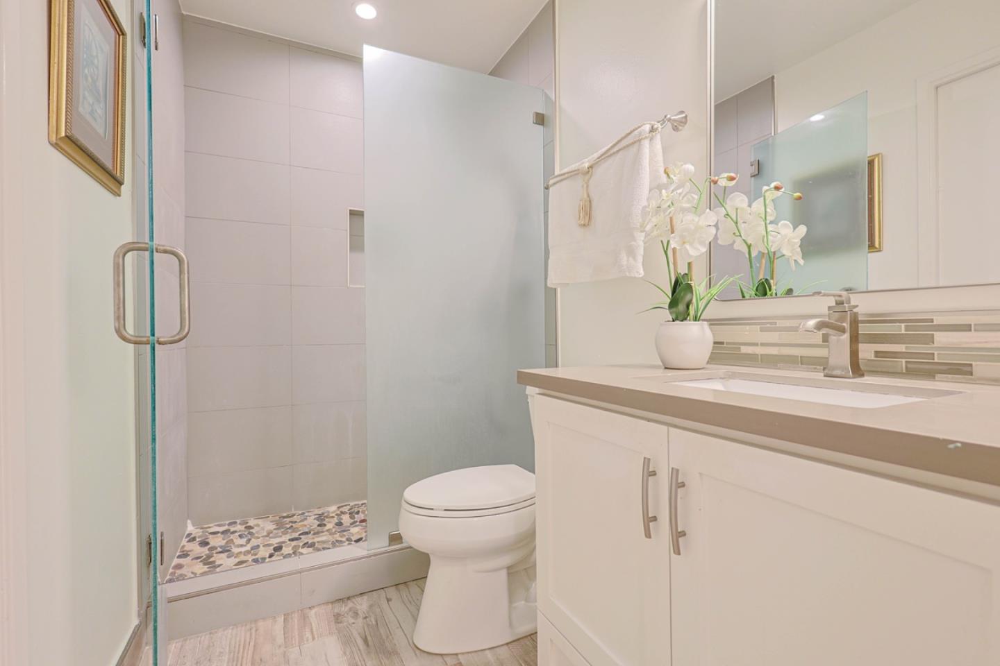 Detail Gallery Image 11 of 19 For 5078 Pine Tree Ter, Campbell,  CA 95008 - 2 Beds | 1 Baths