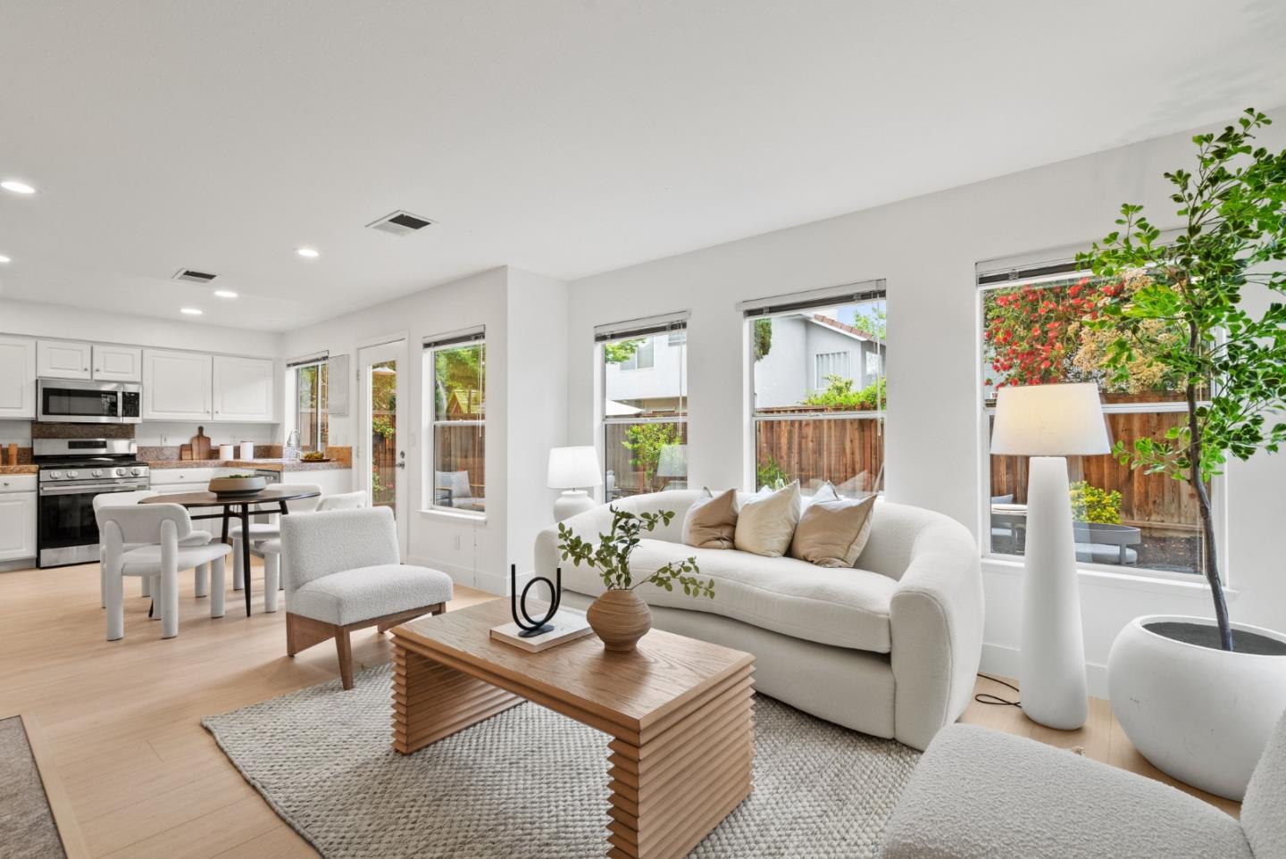 Detail Gallery Image 19 of 44 For 4117 Feafel Dr, San Jose,  CA 95134 - 3 Beds | 2/1 Baths