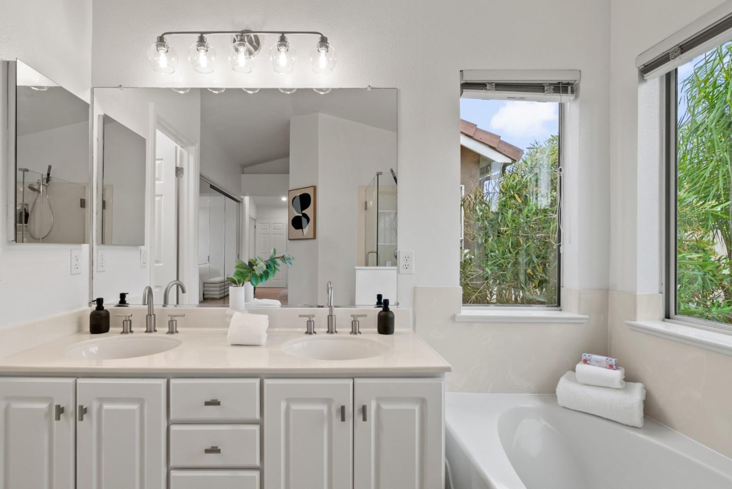 Detail Gallery Image 28 of 44 For 4117 Feafel Dr, San Jose,  CA 95134 - 3 Beds | 2/1 Baths