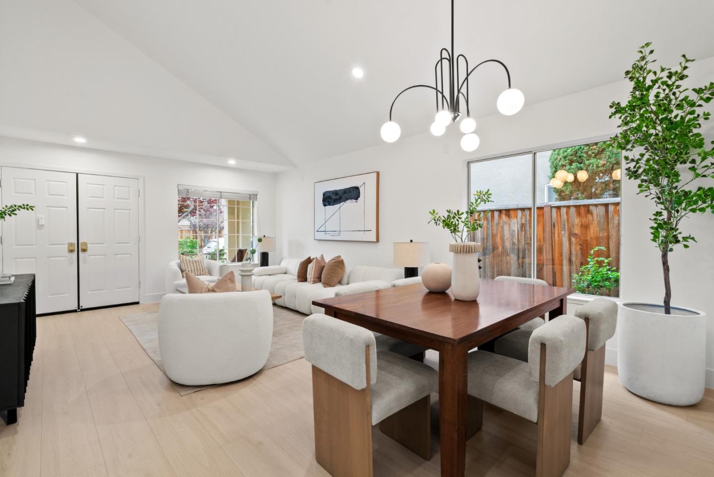 Detail Gallery Image 9 of 44 For 4117 Feafel Dr, San Jose,  CA 95134 - 3 Beds | 2/1 Baths