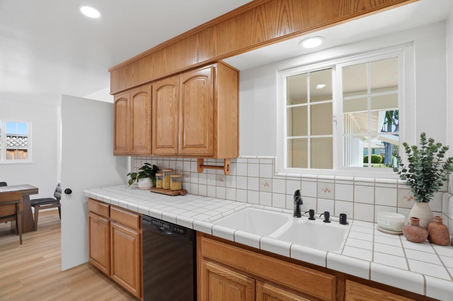 Detail Gallery Image 10 of 47 For 2611 Malaga Dr, San Jose,  CA 95125 - 4 Beds | 2/1 Baths