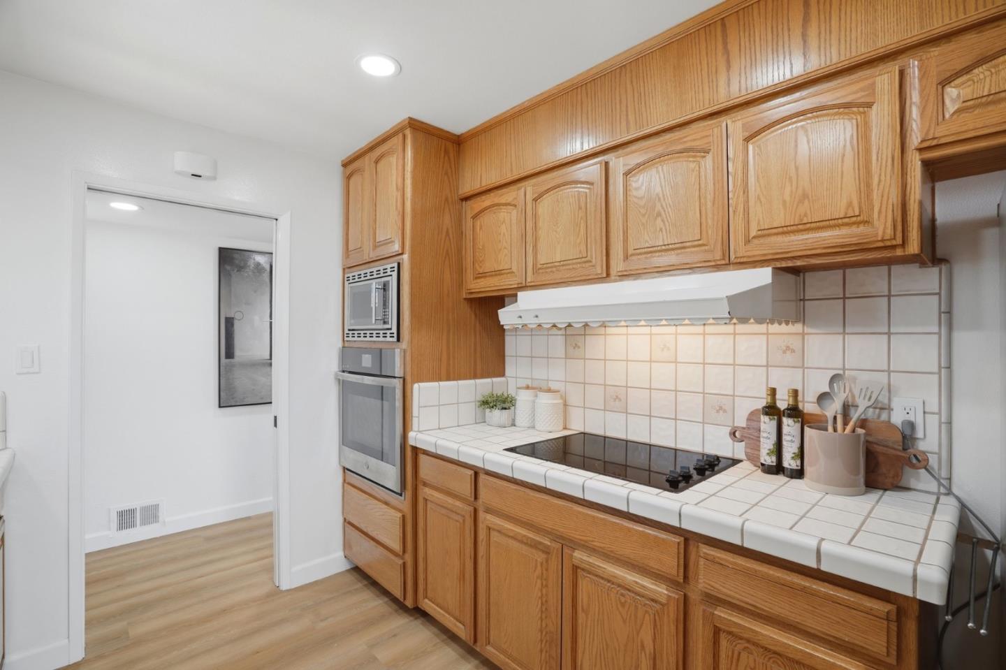 Detail Gallery Image 8 of 47 For 2611 Malaga Dr, San Jose,  CA 95125 - 4 Beds | 2/1 Baths