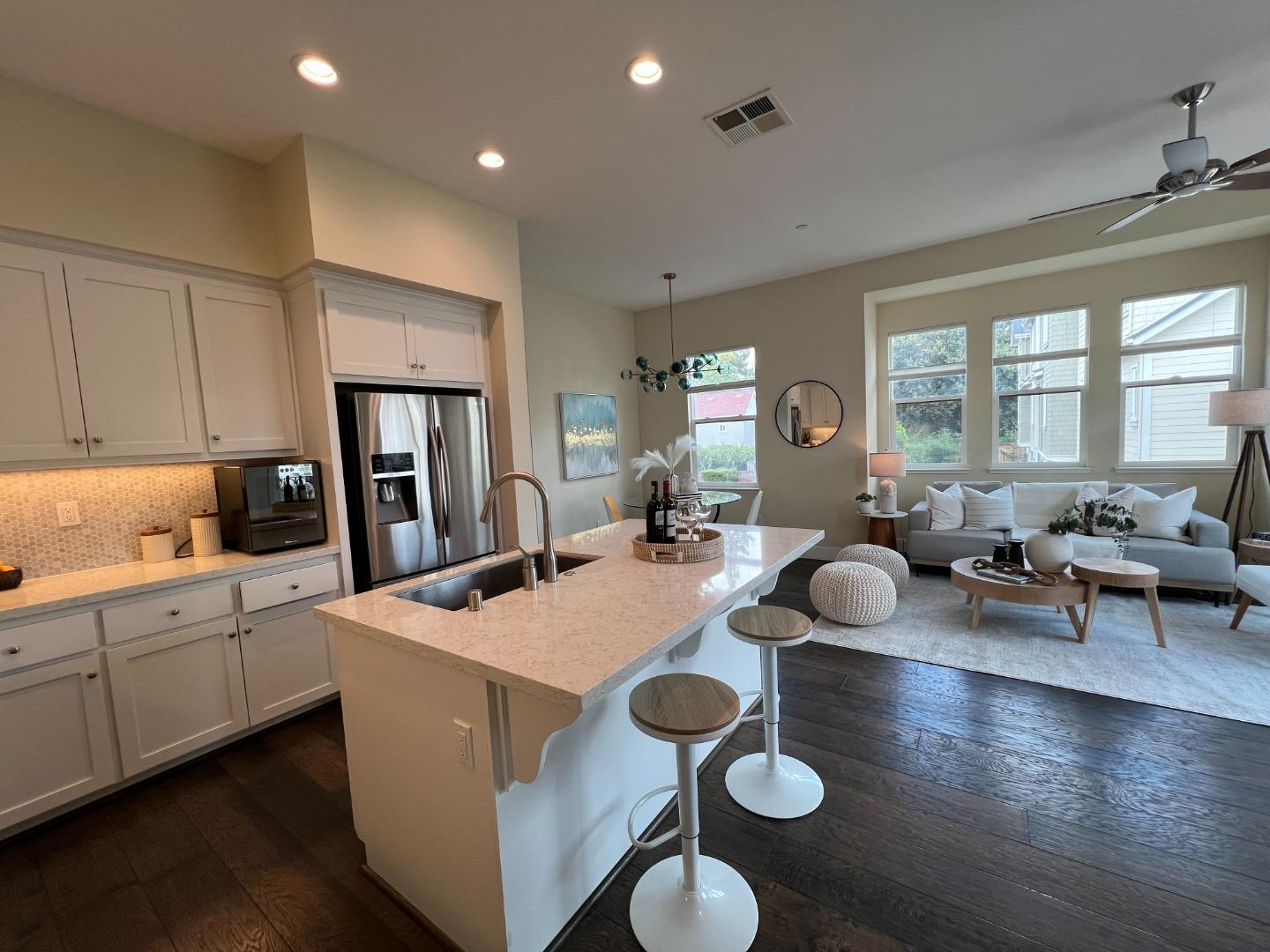 Front Image Thumbnail for ML82041226