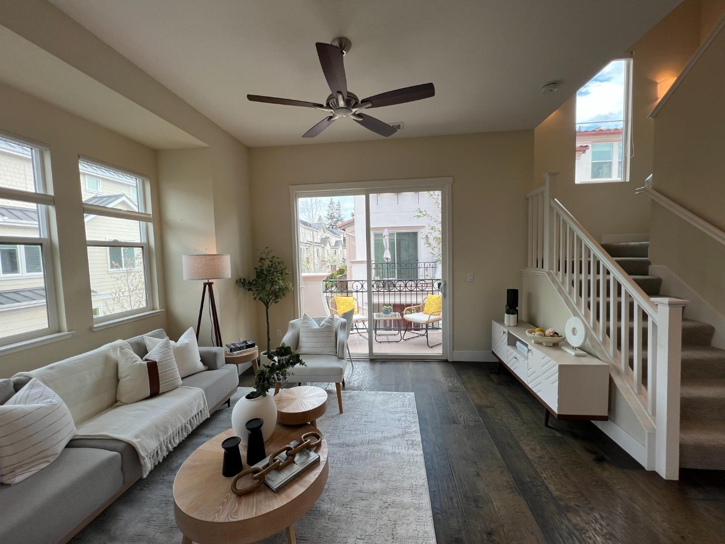 Detail Gallery Image 2 of 3 For 1946 San Luis Ave, Mountain View,  CA 94043 - 3 Beds | 3 Baths