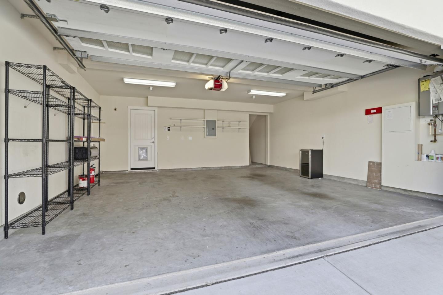 Detail Gallery Image 33 of 46 For 1946 San Luis Ave, Mountain View,  CA 94043 - 3 Beds | 3 Baths