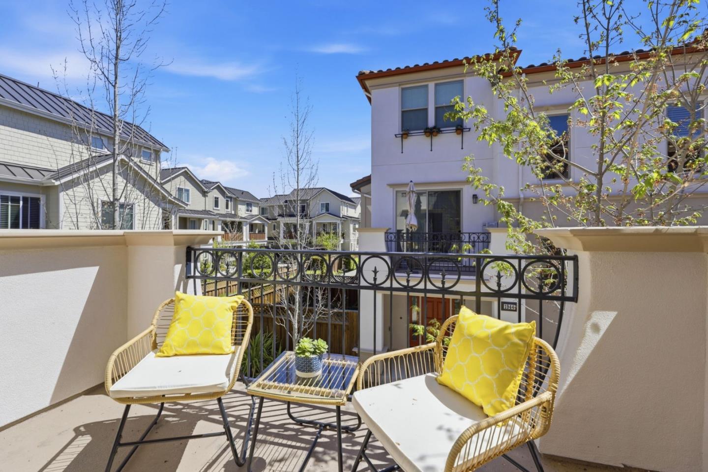 Detail Gallery Image 34 of 46 For 1946 San Luis Ave, Mountain View,  CA 94043 - 3 Beds | 3 Baths