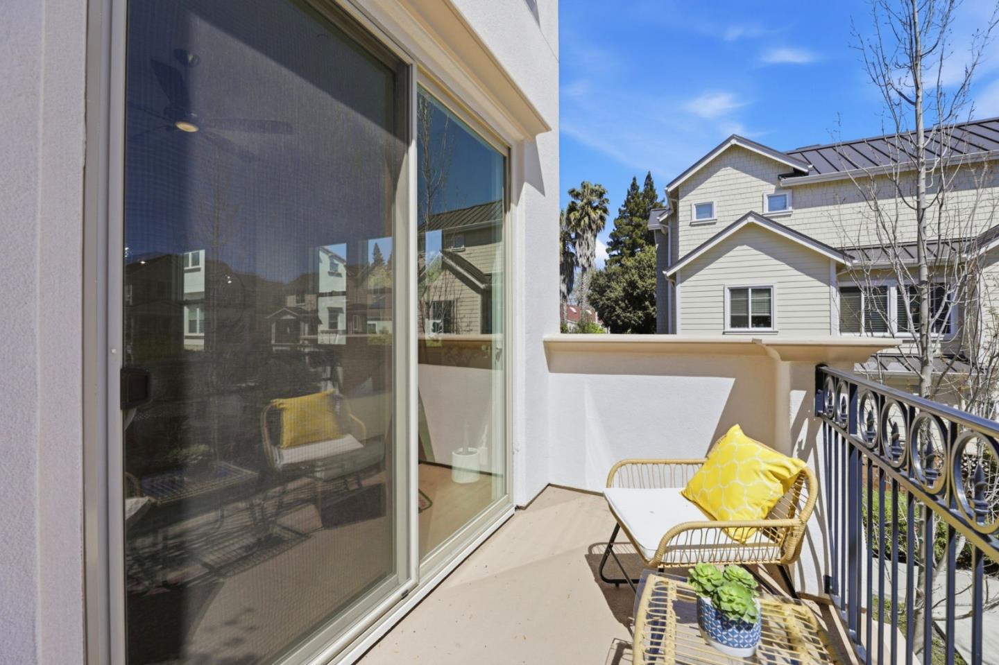 Detail Gallery Image 35 of 46 For 1946 San Luis Ave, Mountain View,  CA 94043 - 3 Beds | 3 Baths