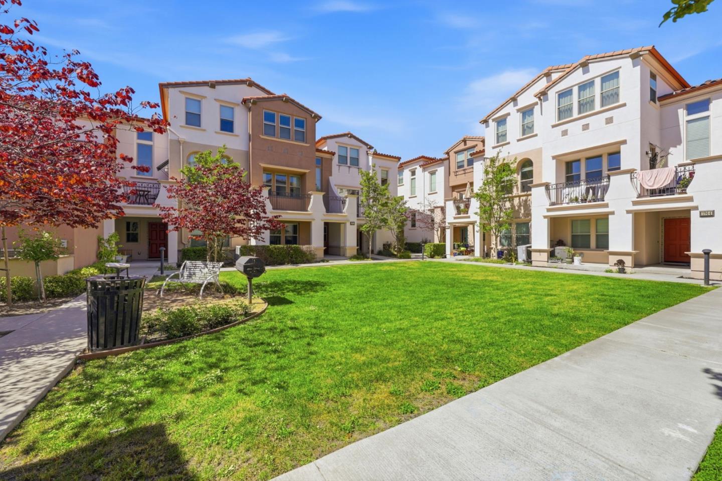 Detail Gallery Image 40 of 46 For 1946 San Luis Ave, Mountain View,  CA 94043 - 3 Beds | 3 Baths