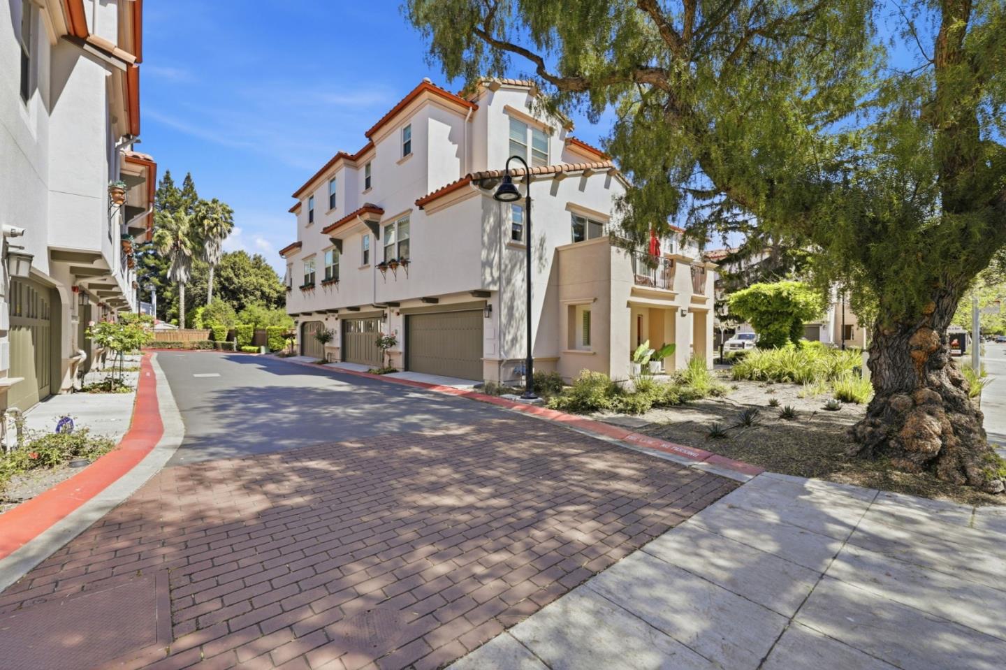 Detail Gallery Image 41 of 46 For 1946 San Luis Ave, Mountain View,  CA 94043 - 3 Beds | 3 Baths