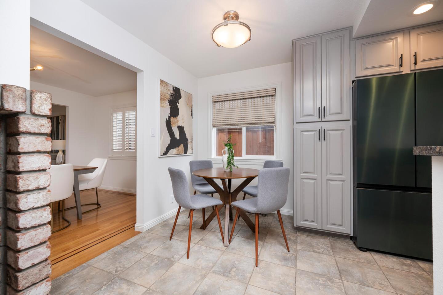 Detail Gallery Image 14 of 27 For 126 Arundel, Burlingame,  CA 94010 - 3 Beds | 2 Baths