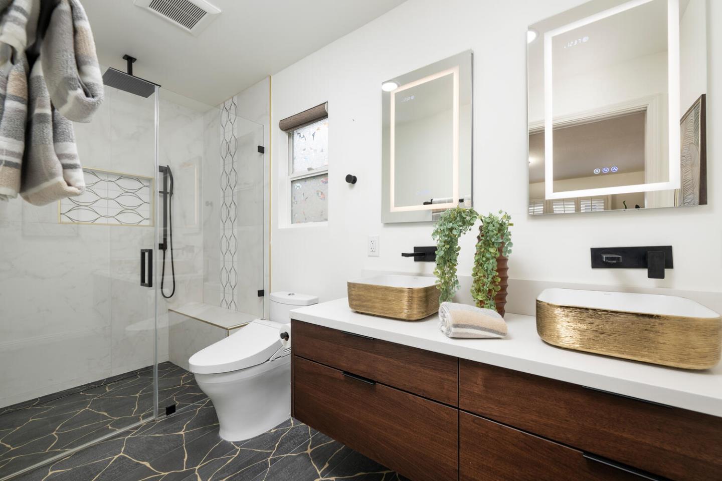 Detail Gallery Image 17 of 27 For 126 Arundel, Burlingame,  CA 94010 - 3 Beds | 2 Baths