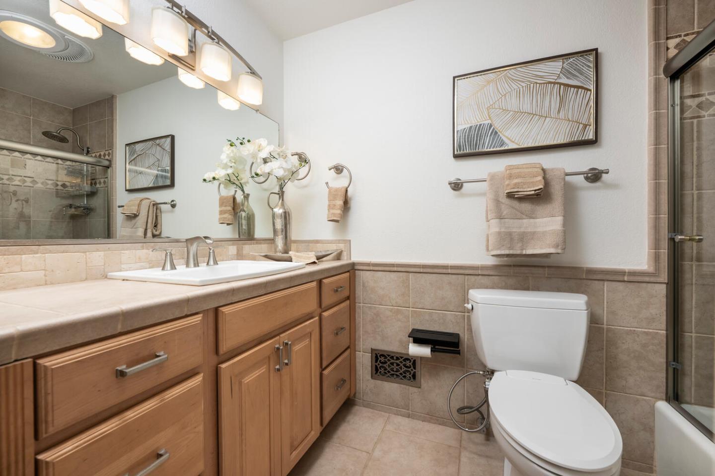 Detail Gallery Image 21 of 27 For 126 Arundel, Burlingame,  CA 94010 - 3 Beds | 2 Baths