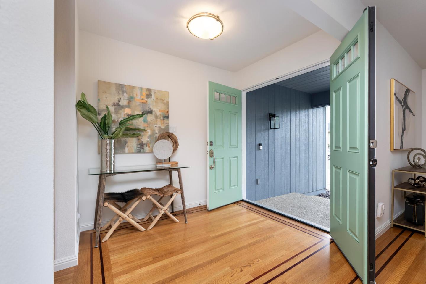 Detail Gallery Image 4 of 27 For 126 Arundel, Burlingame,  CA 94010 - 3 Beds | 2 Baths