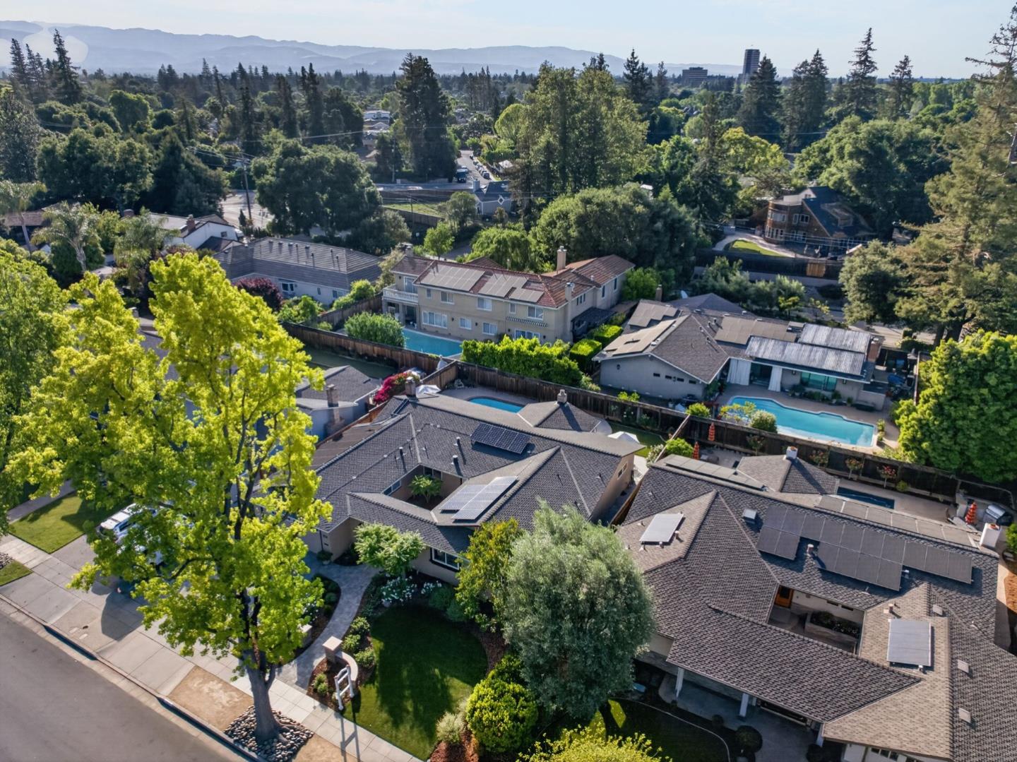 Detail Gallery Image 10 of 65 For 1859 Kirkmont Dr, San Jose,  CA 95124 - 4 Beds | 2/1 Baths