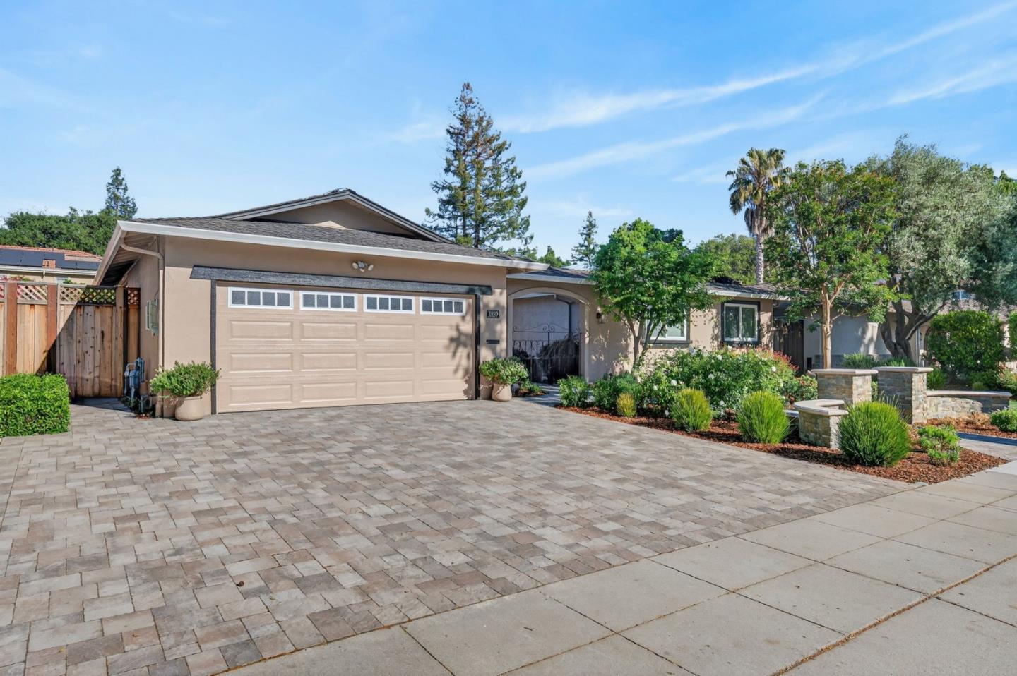 Detail Gallery Image 2 of 6 For 1859 Kirkmont Dr, San Jose,  CA 95124 - 4 Beds | 2/1 Baths