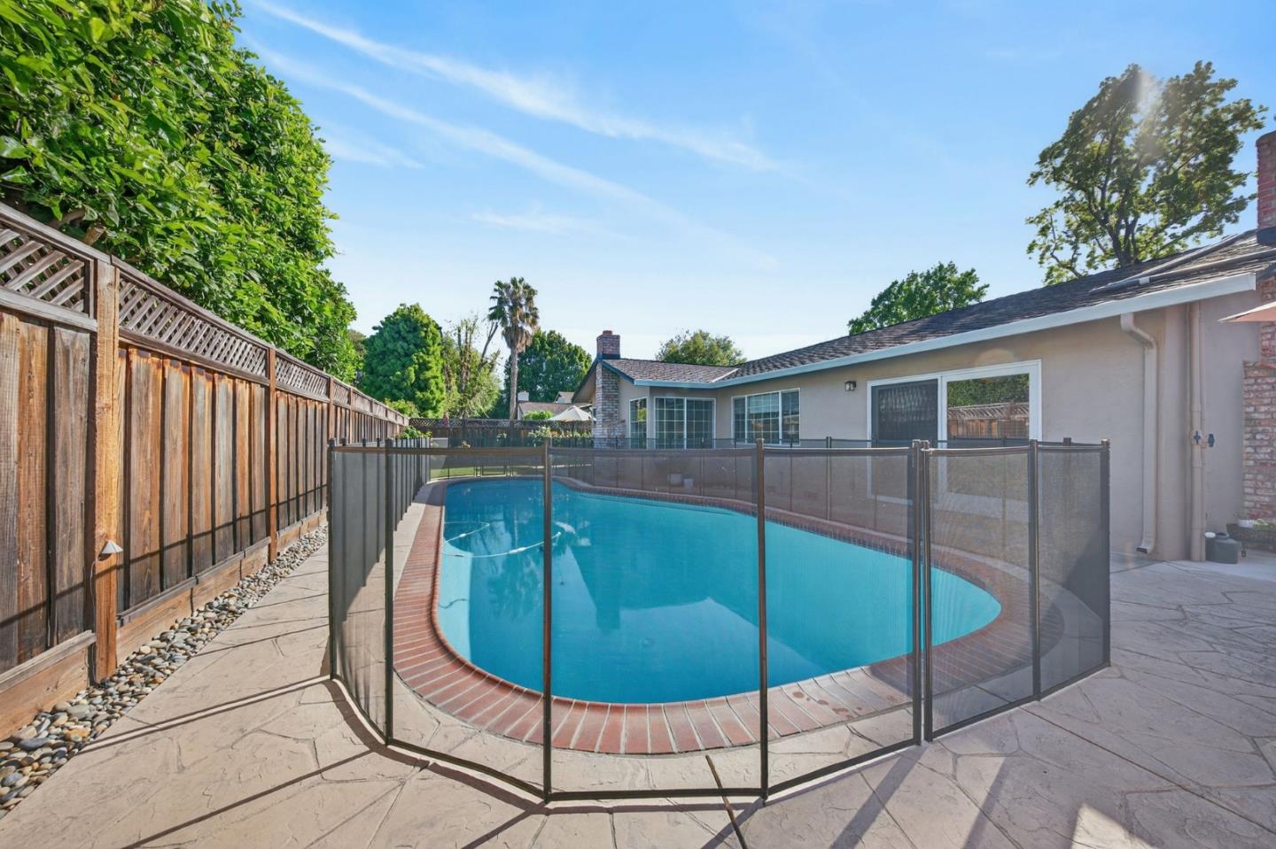 Detail Gallery Image 4 of 6 For 1859 Kirkmont Dr, San Jose,  CA 95124 - 4 Beds | 2/1 Baths