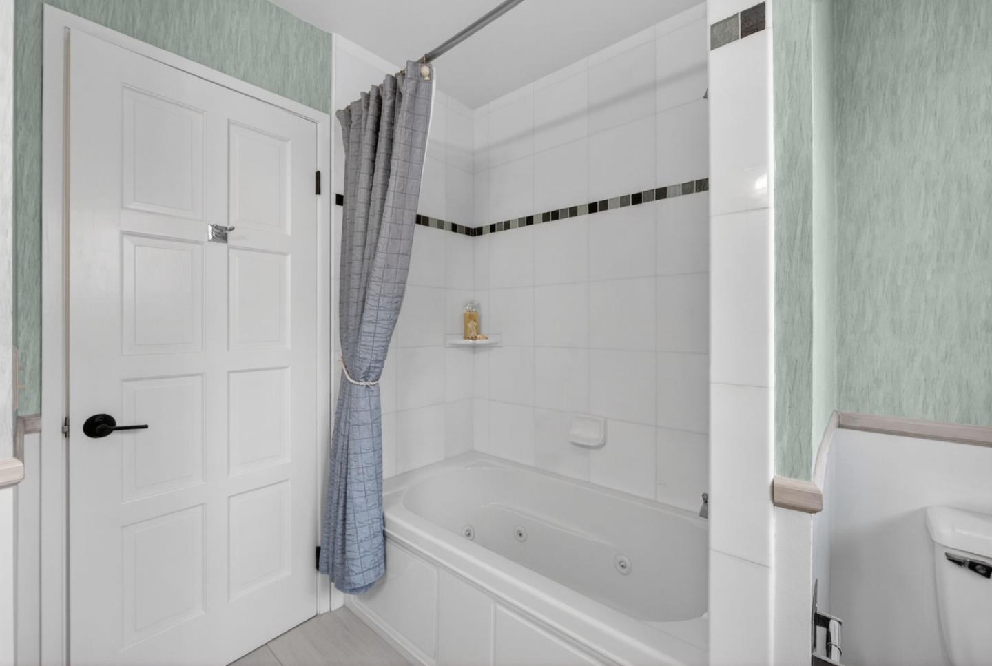 Detail Gallery Image 43 of 65 For 1859 Kirkmont Dr, San Jose,  CA 95124 - 4 Beds | 2/1 Baths