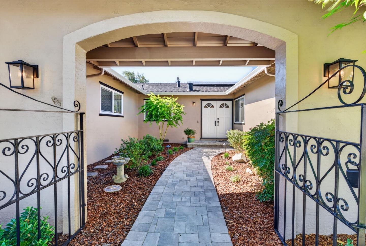 Detail Gallery Image 7 of 65 For 1859 Kirkmont Dr, San Jose,  CA 95124 - 4 Beds | 2/1 Baths