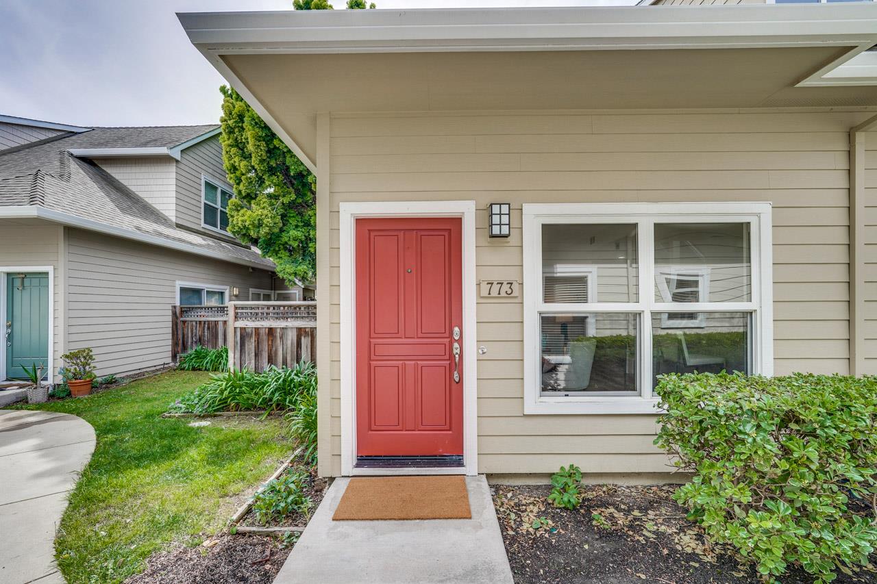 Detail Gallery Image 2 of 48 For 773 Bryn Mawr Ct #51,  Mountain View,  CA 94043 - 2 Beds | 2 Baths