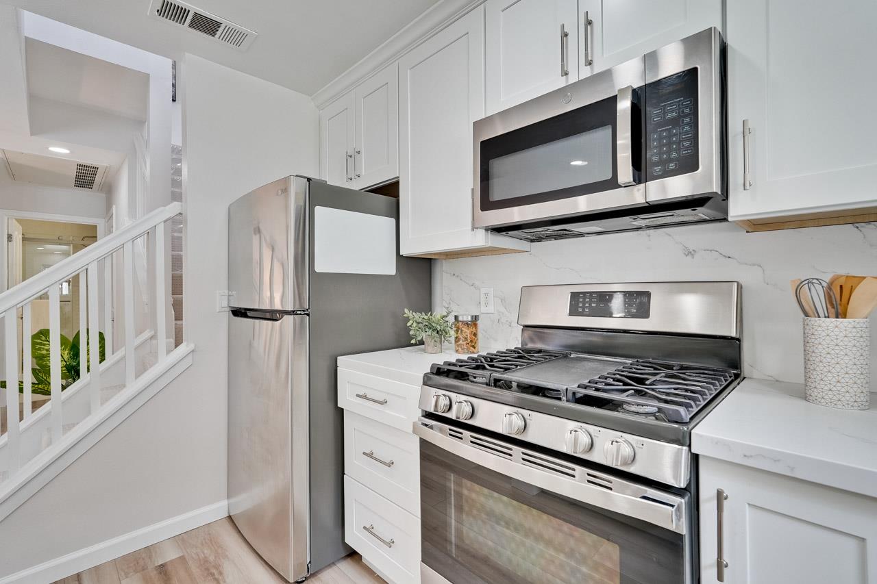 Detail Gallery Image 6 of 48 For 773 Bryn Mawr Ct #51,  Mountain View,  CA 94043 - 2 Beds | 2 Baths