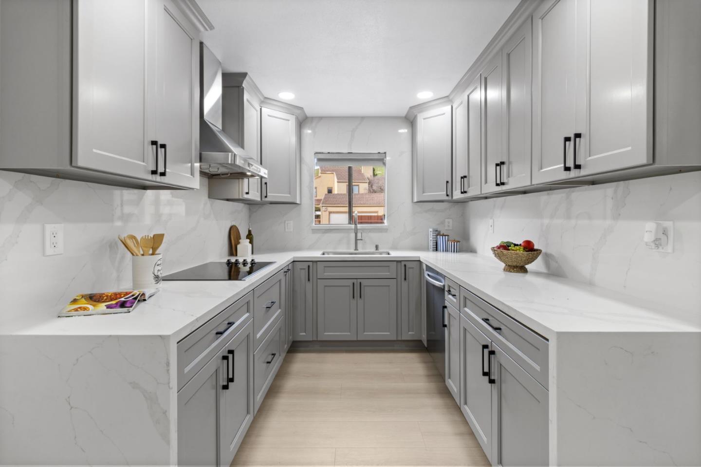 Detail Gallery Image 18 of 44 For 2743 Gamble Ct, Hayward,  CA 94542 - 3 Beds | 2/1 Baths