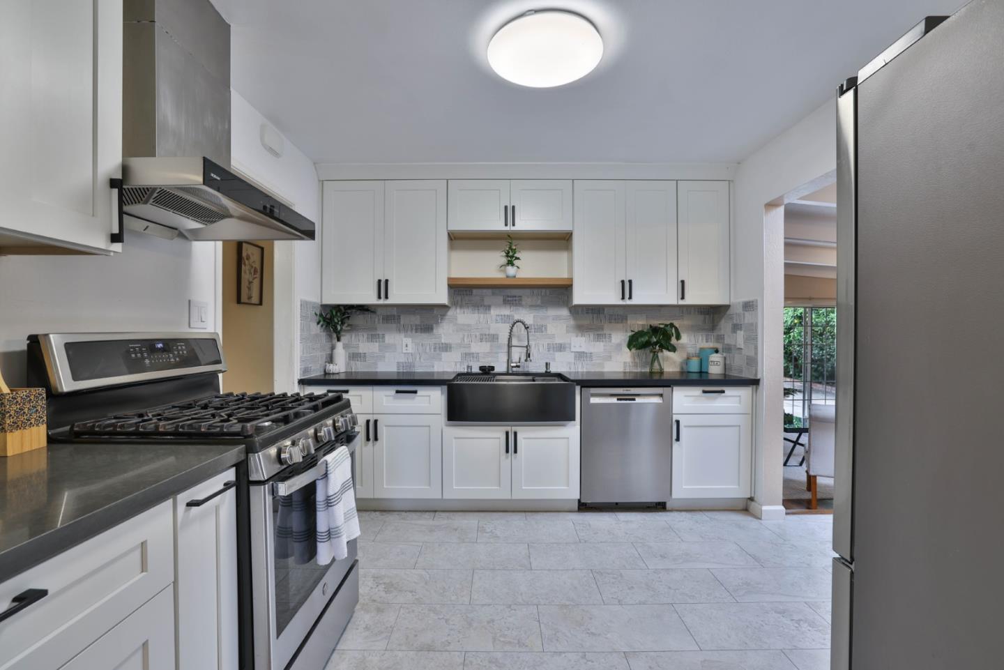 Detail Gallery Image 7 of 26 For 486 Peralta Ave, Sunnyvale,  CA 94086 - 3 Beds | 2 Baths