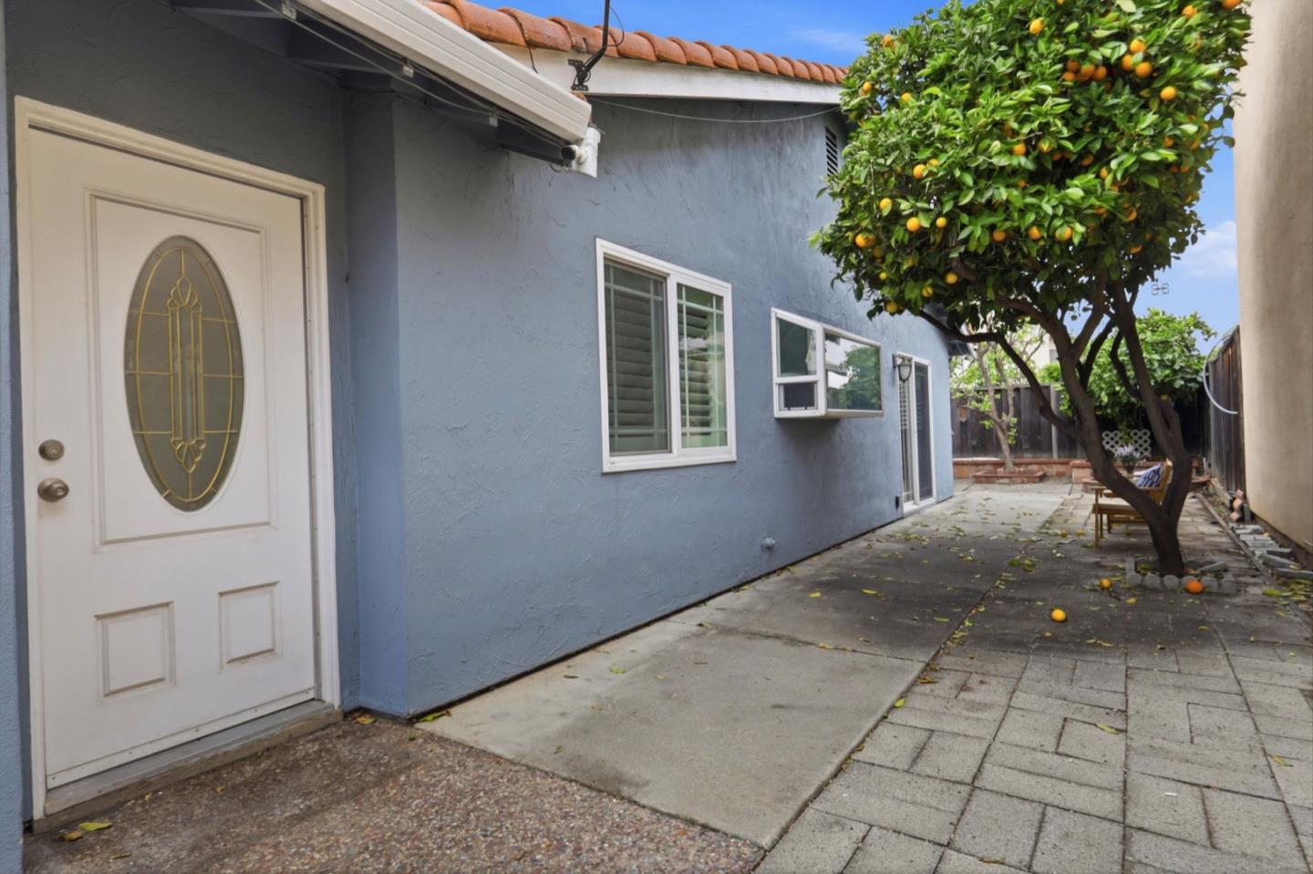 Detail Gallery Image 4 of 36 For 2051 Edgegate Dr, San Jose,  CA 95122 - 4 Beds | 2 Baths