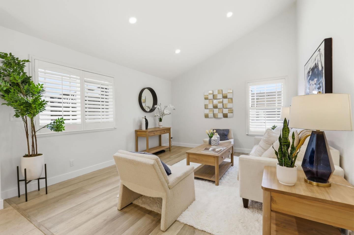 Detail Gallery Image 6 of 36 For 2051 Edgegate Dr, San Jose,  CA 95122 - 4 Beds | 2 Baths