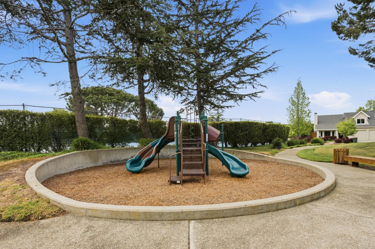 Detail Gallery Image 37 of 43 For 114 Williams Ln, Foster City,  CA 94404 - 3 Beds | 2/1 Baths