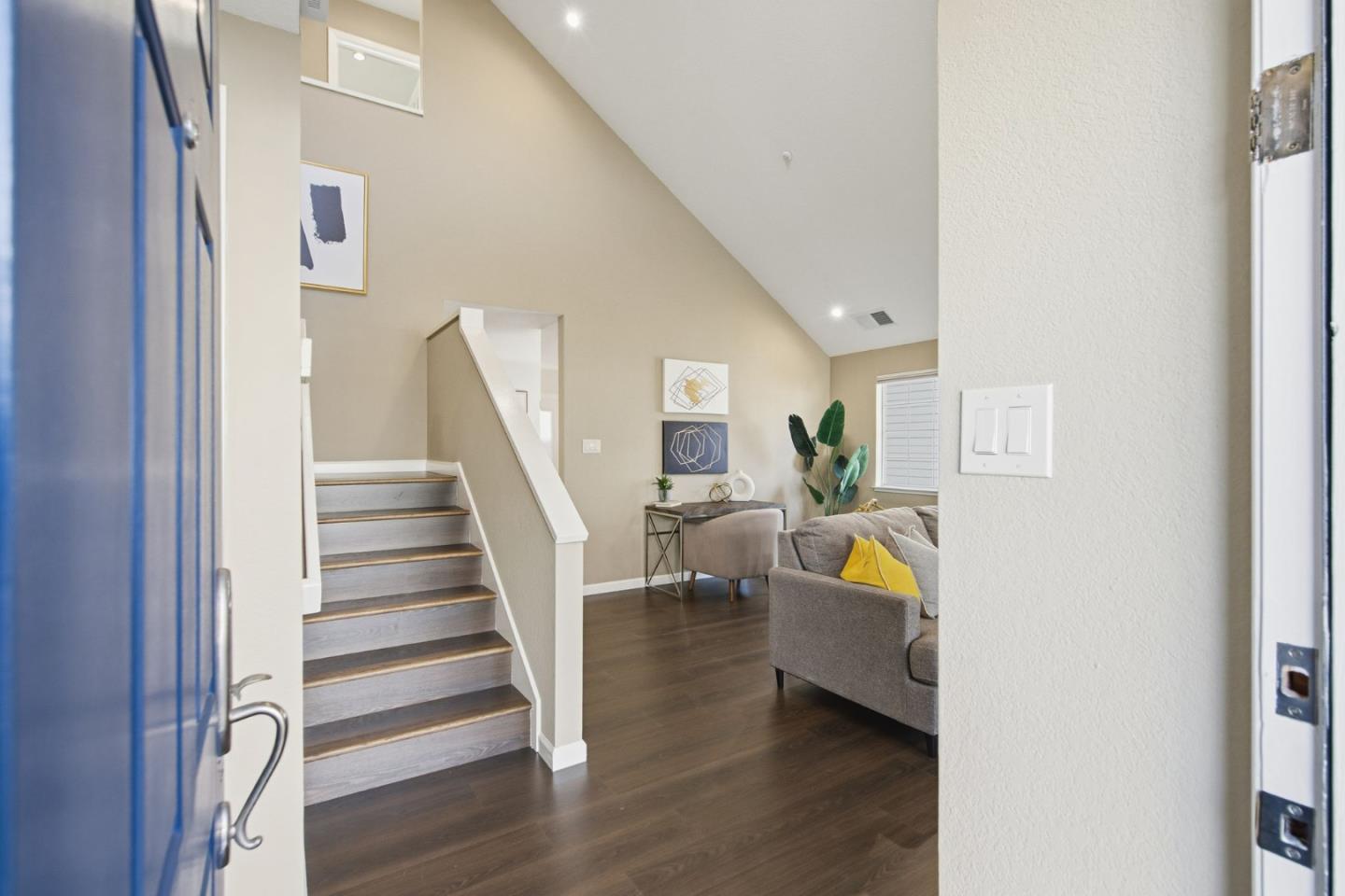 Detail Gallery Image 4 of 43 For 114 Williams Ln, Foster City,  CA 94404 - 3 Beds | 2/1 Baths