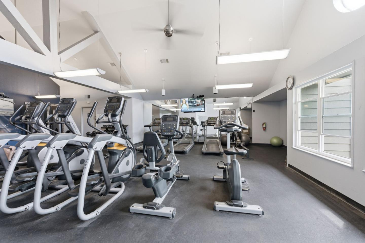 Detail Gallery Image 40 of 43 For 114 Williams Ln, Foster City,  CA 94404 - 3 Beds | 2/1 Baths