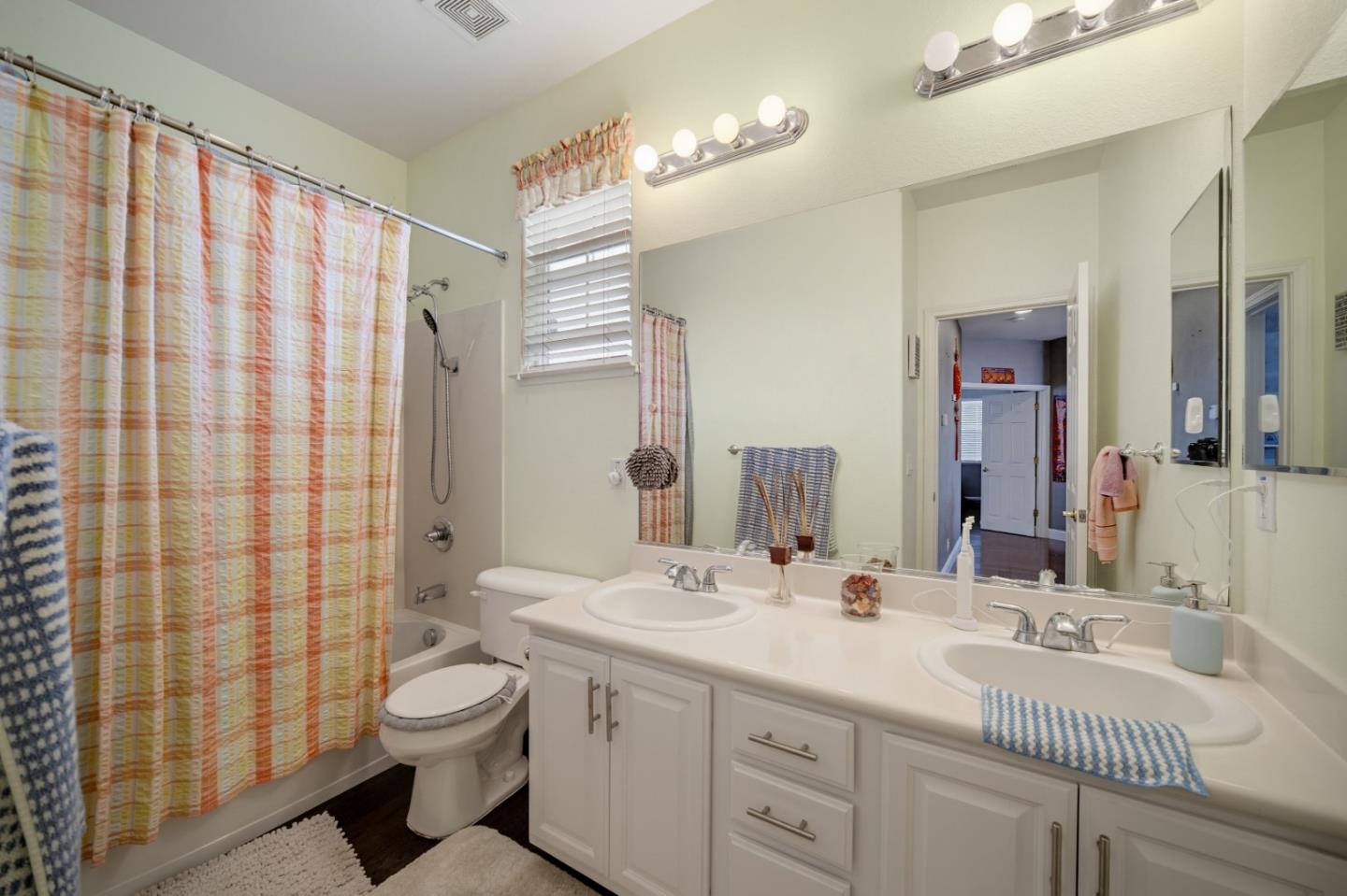 Detail Gallery Image 24 of 30 For 4455 Ocean Heights Ct, Seaside,  CA 93955 - 4 Beds | 3 Baths