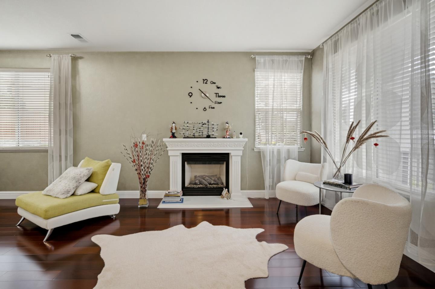 Detail Gallery Image 3 of 30 For 4455 Ocean Heights Ct, Seaside,  CA 93955 - 4 Beds | 3 Baths