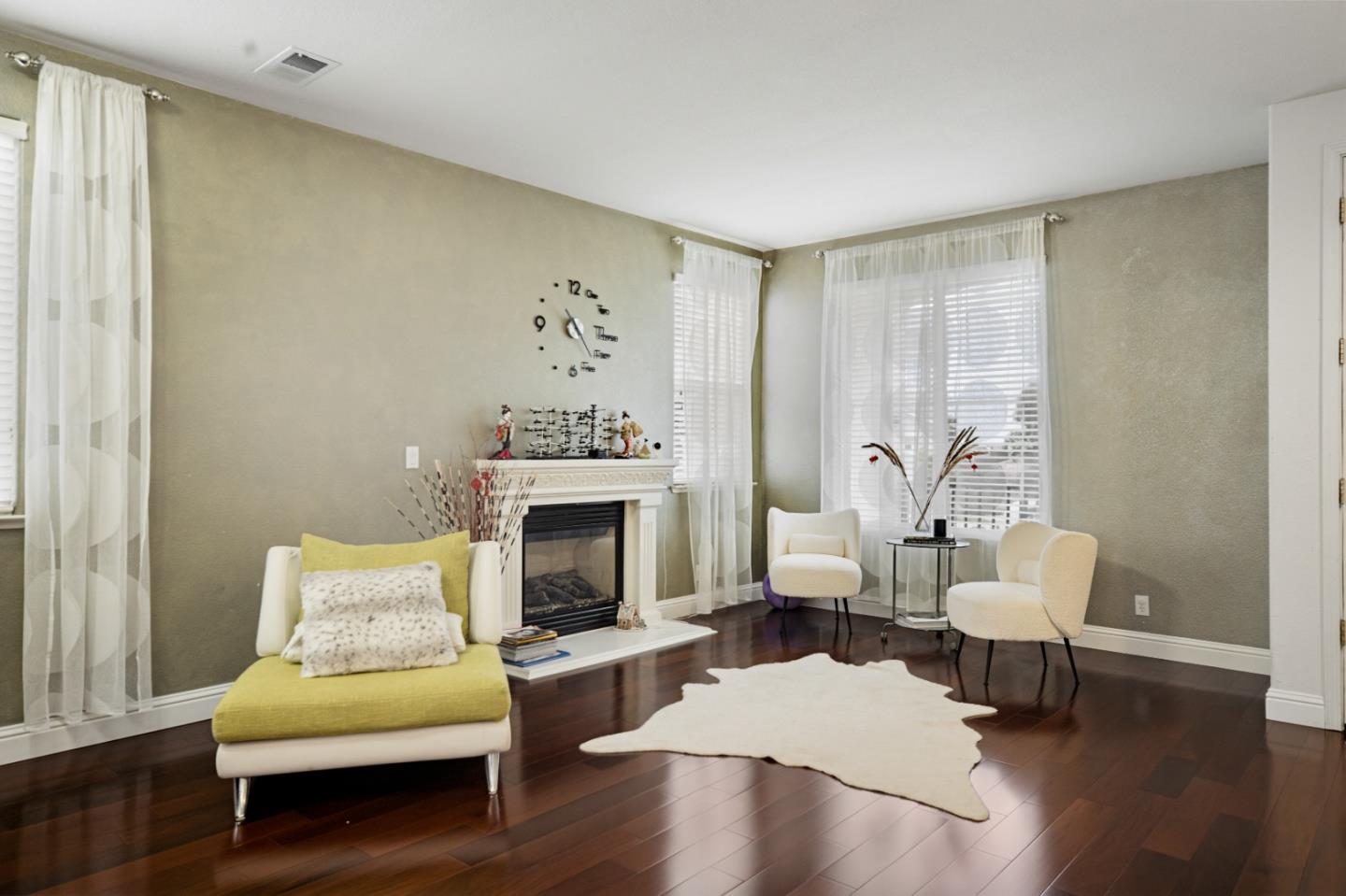 Detail Gallery Image 5 of 30 For 4455 Ocean Heights Ct, Seaside,  CA 93955 - 4 Beds | 3 Baths